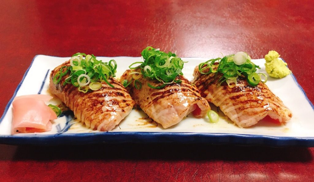 炙りマグロの握り(430円)